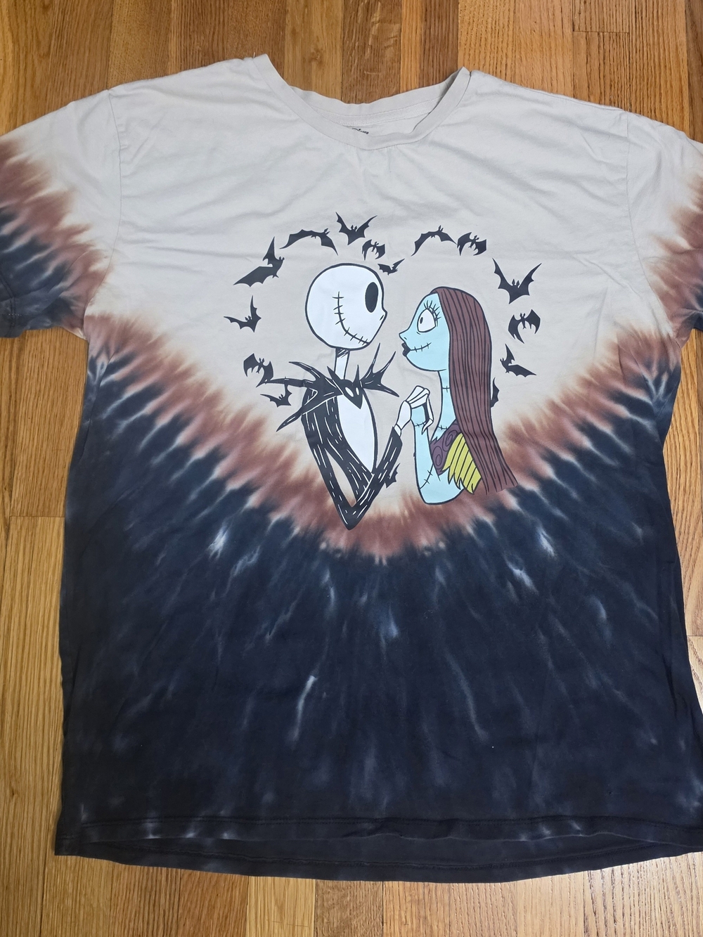 Nightmare Before Christmas T-shirt Size XL, 3D Puzzle And Holder Lot - Picture 2 of 10